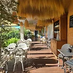 Le Saint-genies Hotell 3*