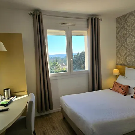 Hotell Le Saint-genies 3*