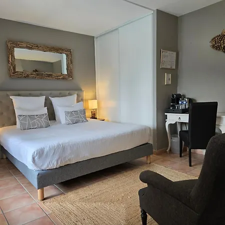 Le Saint-genies Hotel 3*