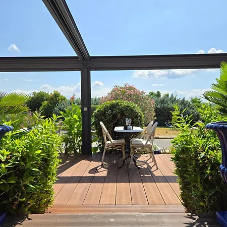 Le Saint-genies Otel