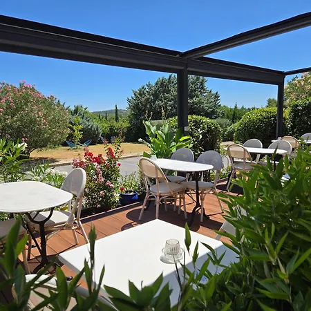 Szálloda Le Saint-genies 3*