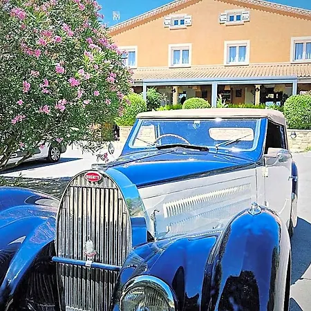 فندق Le Saint-genies 3*