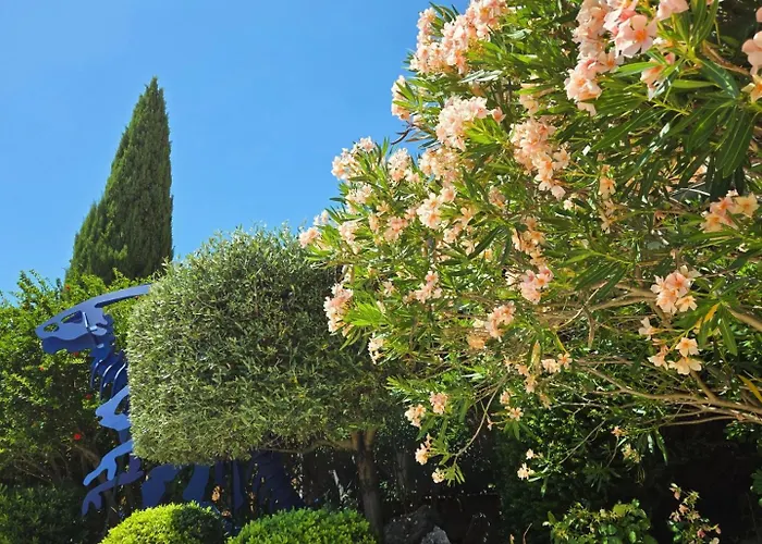 Hotel Le Saint-geniès 3*