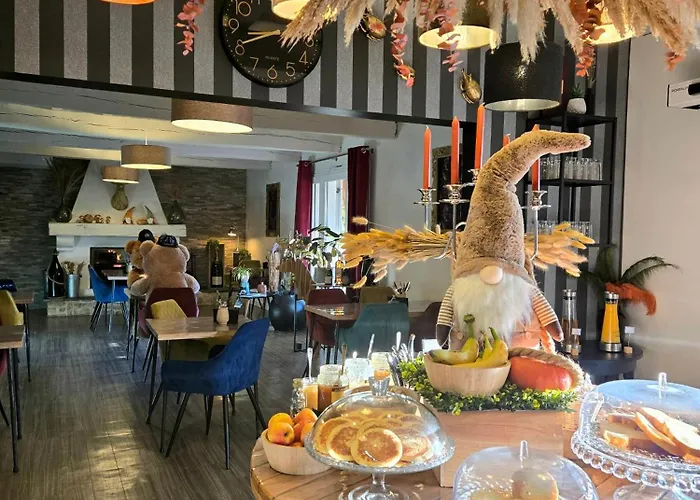 Отель Le Saint-genies 3*