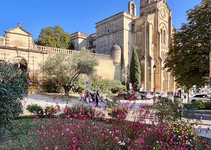 Отель Le Saint-genies 3*